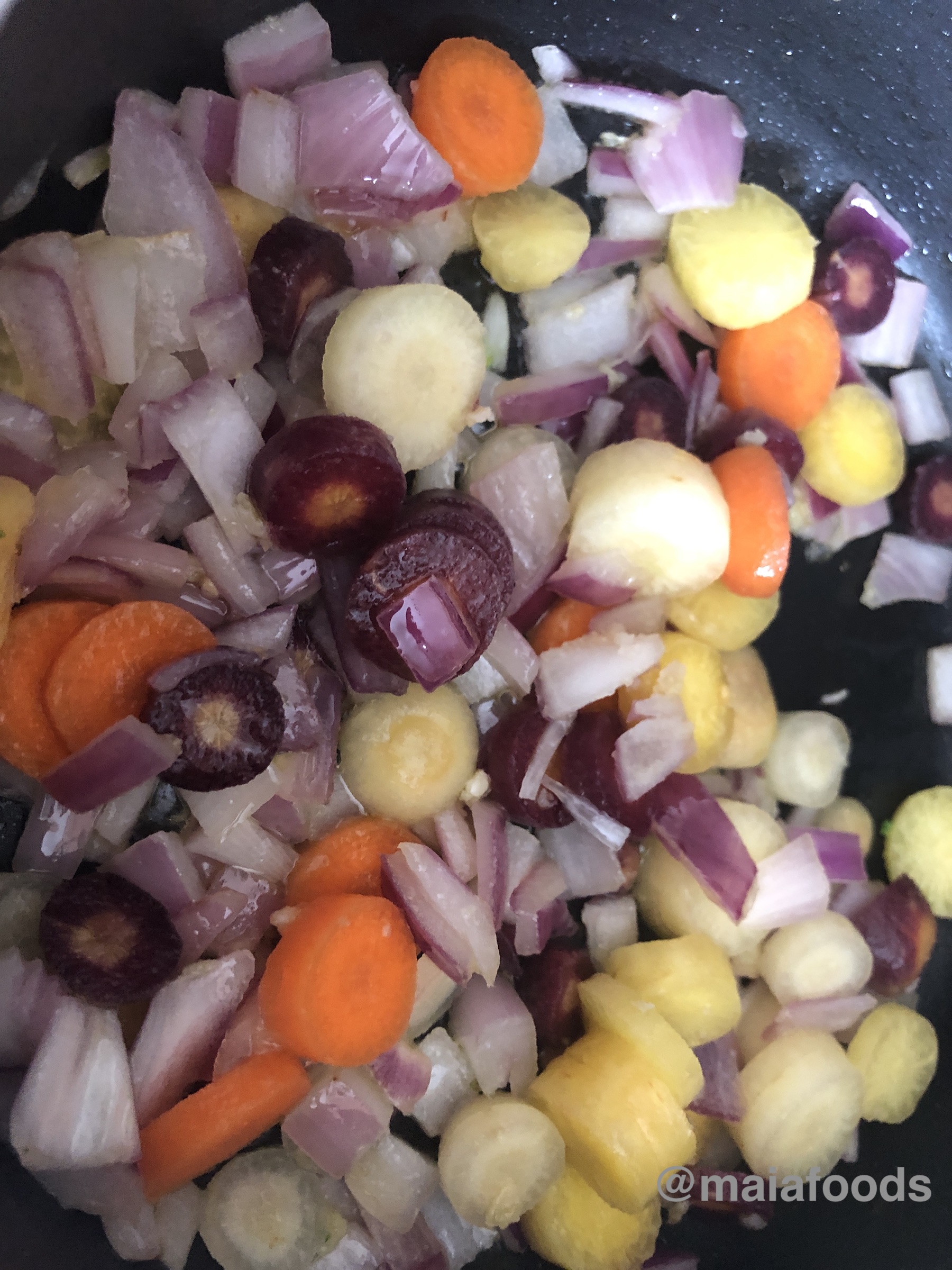 Vegan Navy Bean Soup w Marinara Sauce – MAIA FOODS